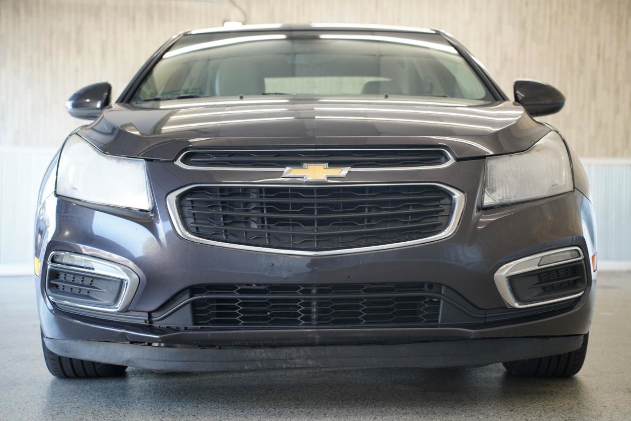 Used 2015 Chevrolet Cruze Diesel FWD image 3