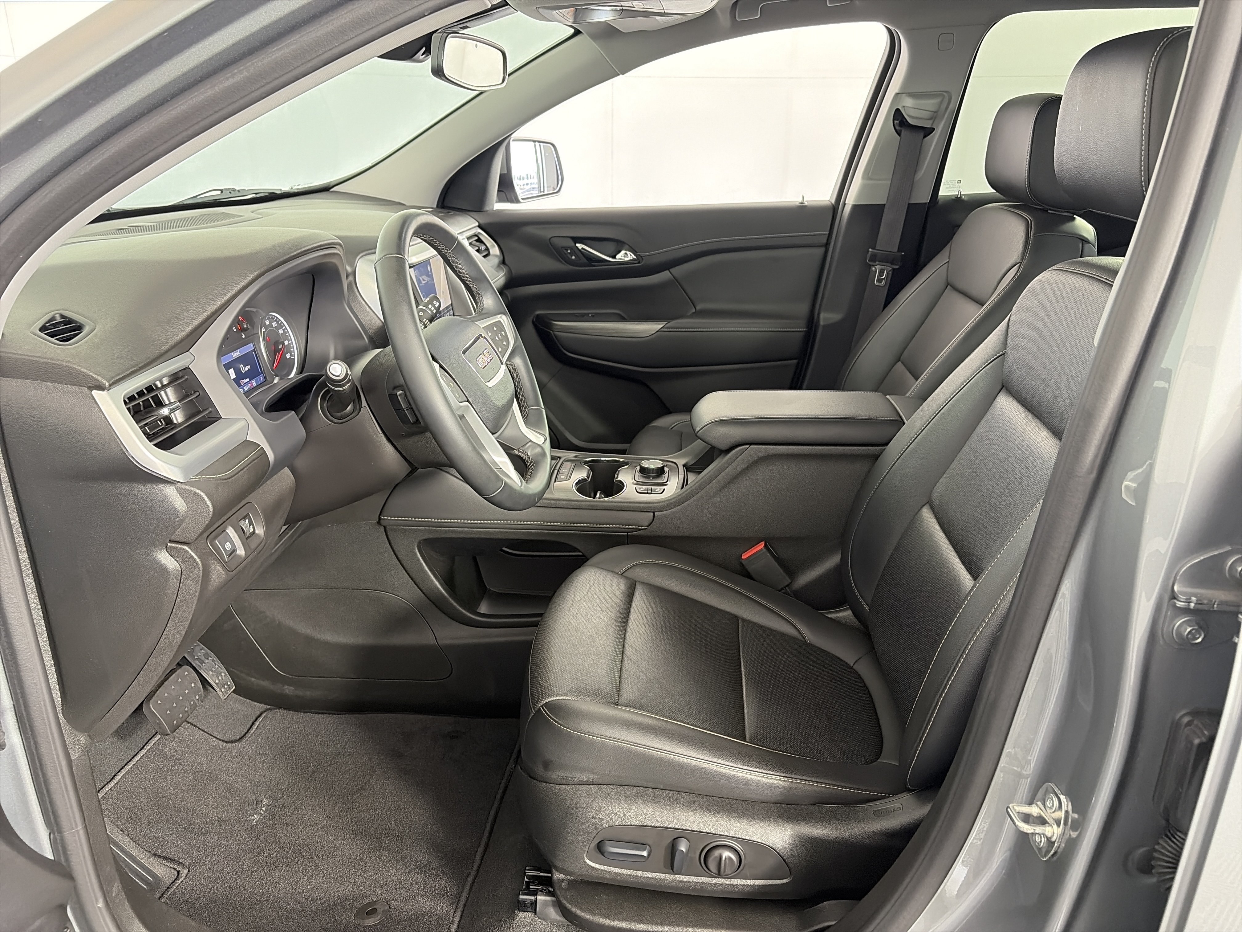 Certified 2023 GMC Acadia SLT AWD/4WD image 6