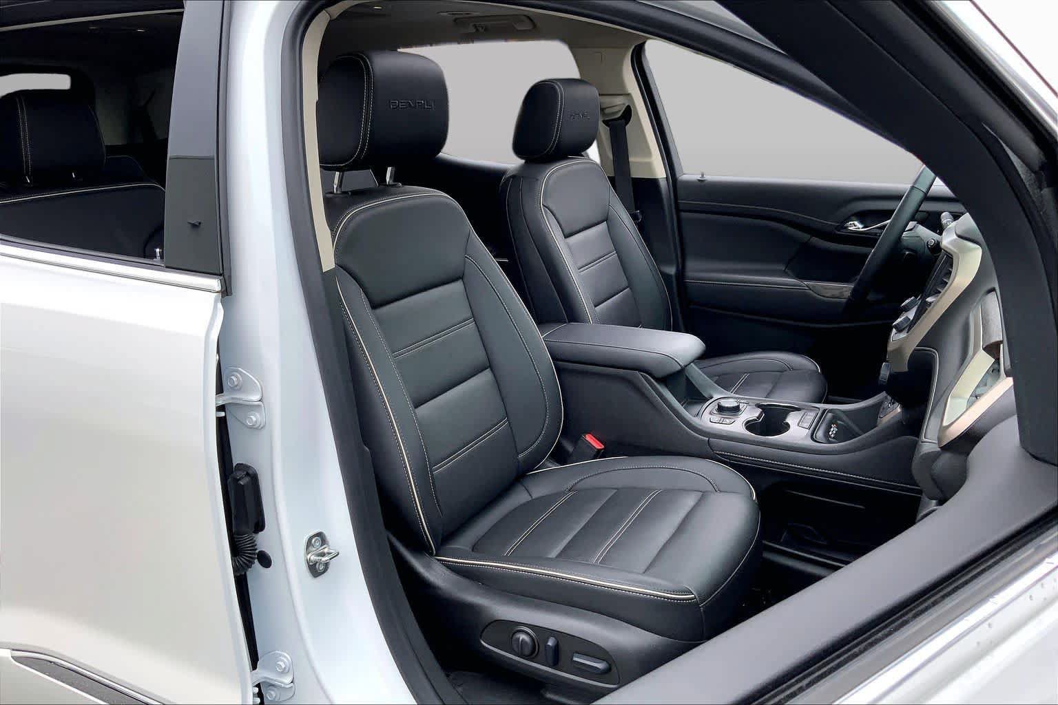 Used 2023 GMC Acadia Denali w/ Denali Technology Package AWD/4WD image 8