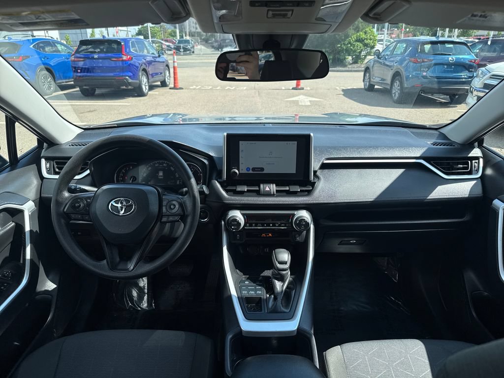Used 2025 Toyota RAV4 XLE AWD/4WD image 10