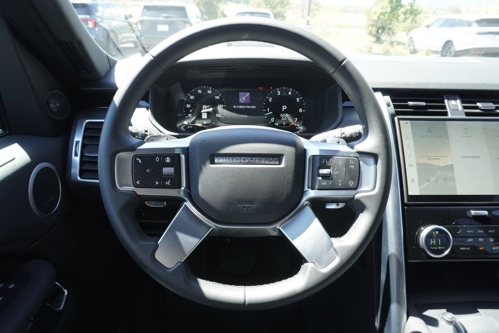 Used 2025 Land Rover Discovery S AWD/4WD image 10