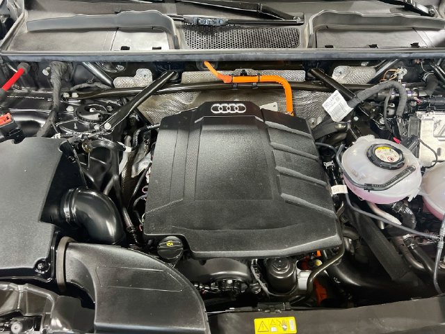 Used 2021 Audi Q5 e Premium Plus AWD/4WD image 32