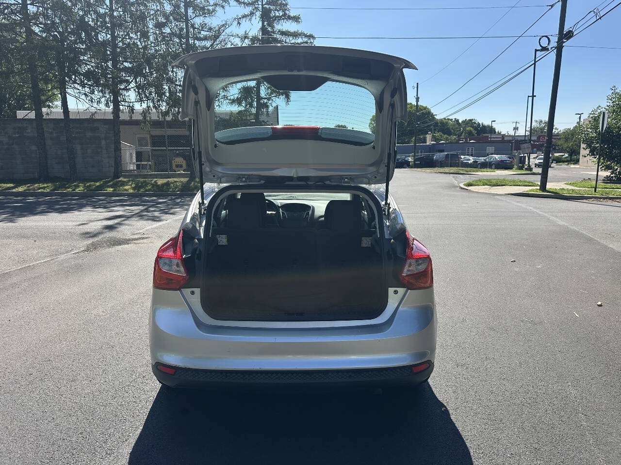 Used 2014 Ford Focus SE FWD image 6