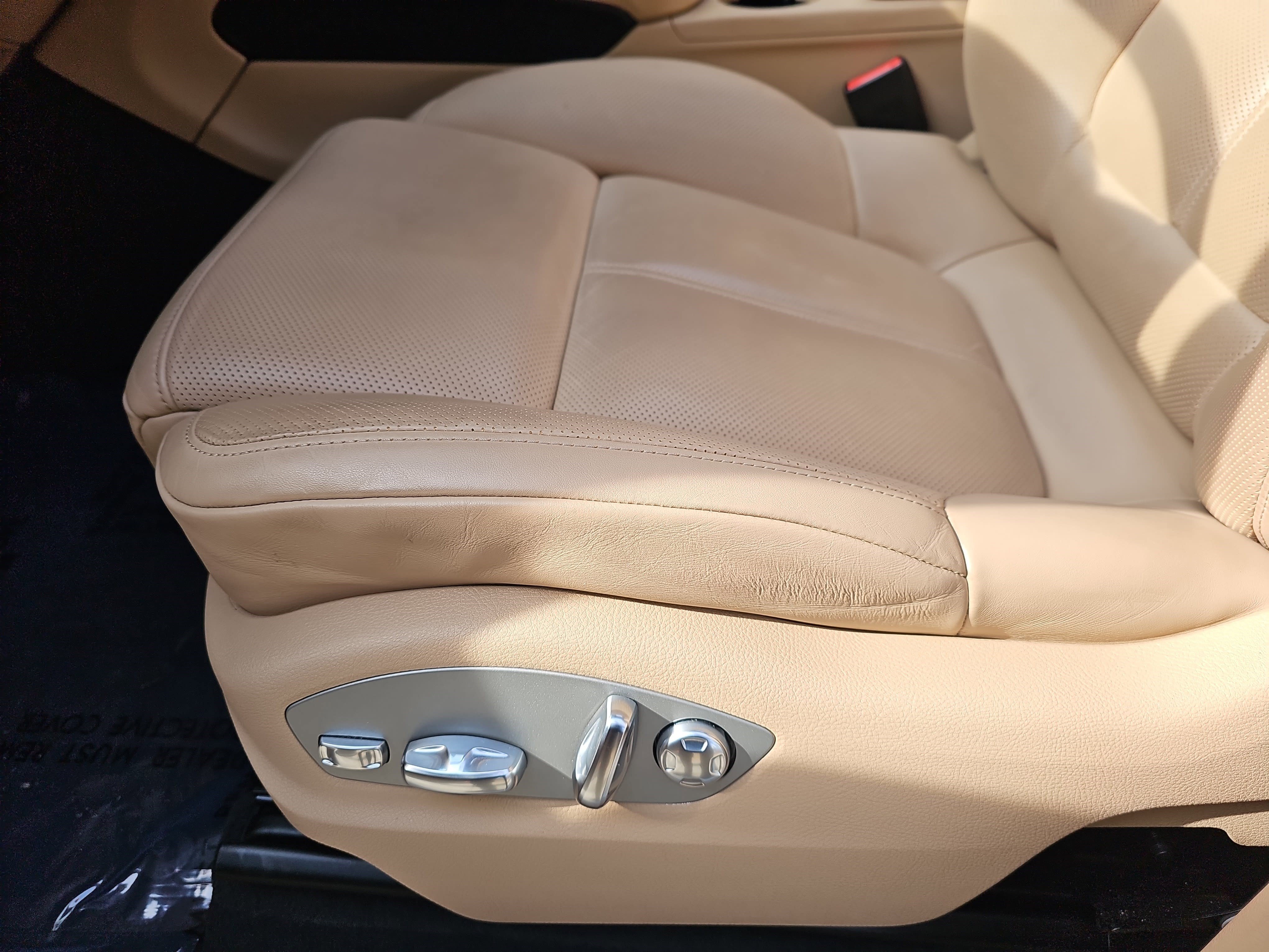 Used 2024 Porsche Macan image 30