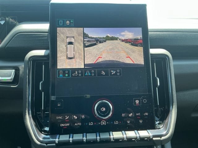 New 2026 GMC Yukon AT4 Ultimate AWD/4WD image 10