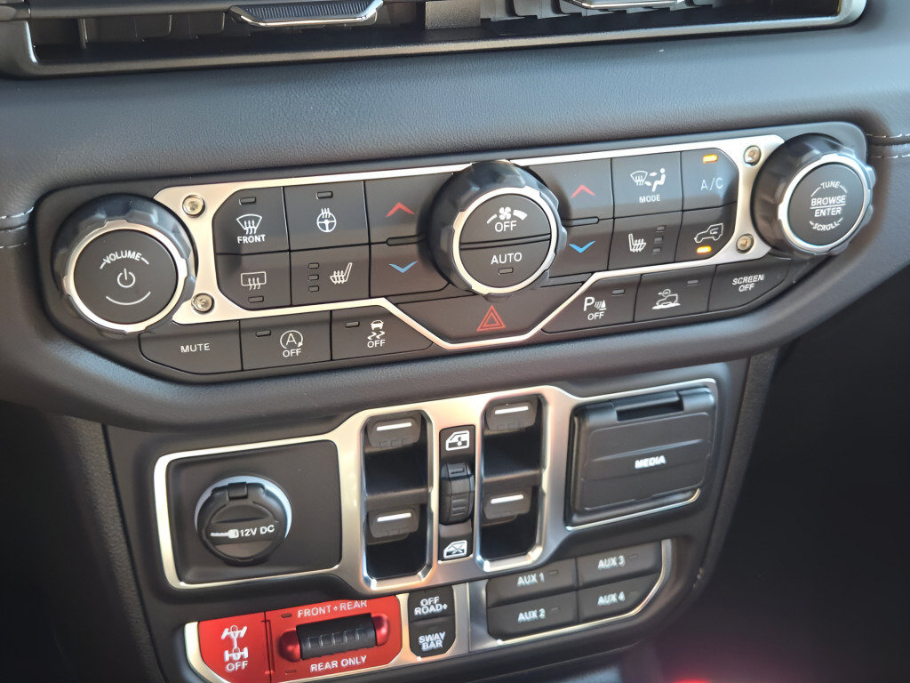 New 2027 Jeep Wrangler Unlimited Rubicon AWD/4WD image 32