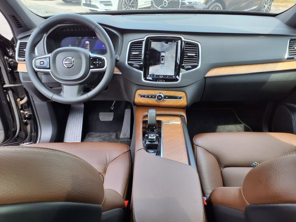 Certified 2025 Volvo XC90 B5 Plus image 8