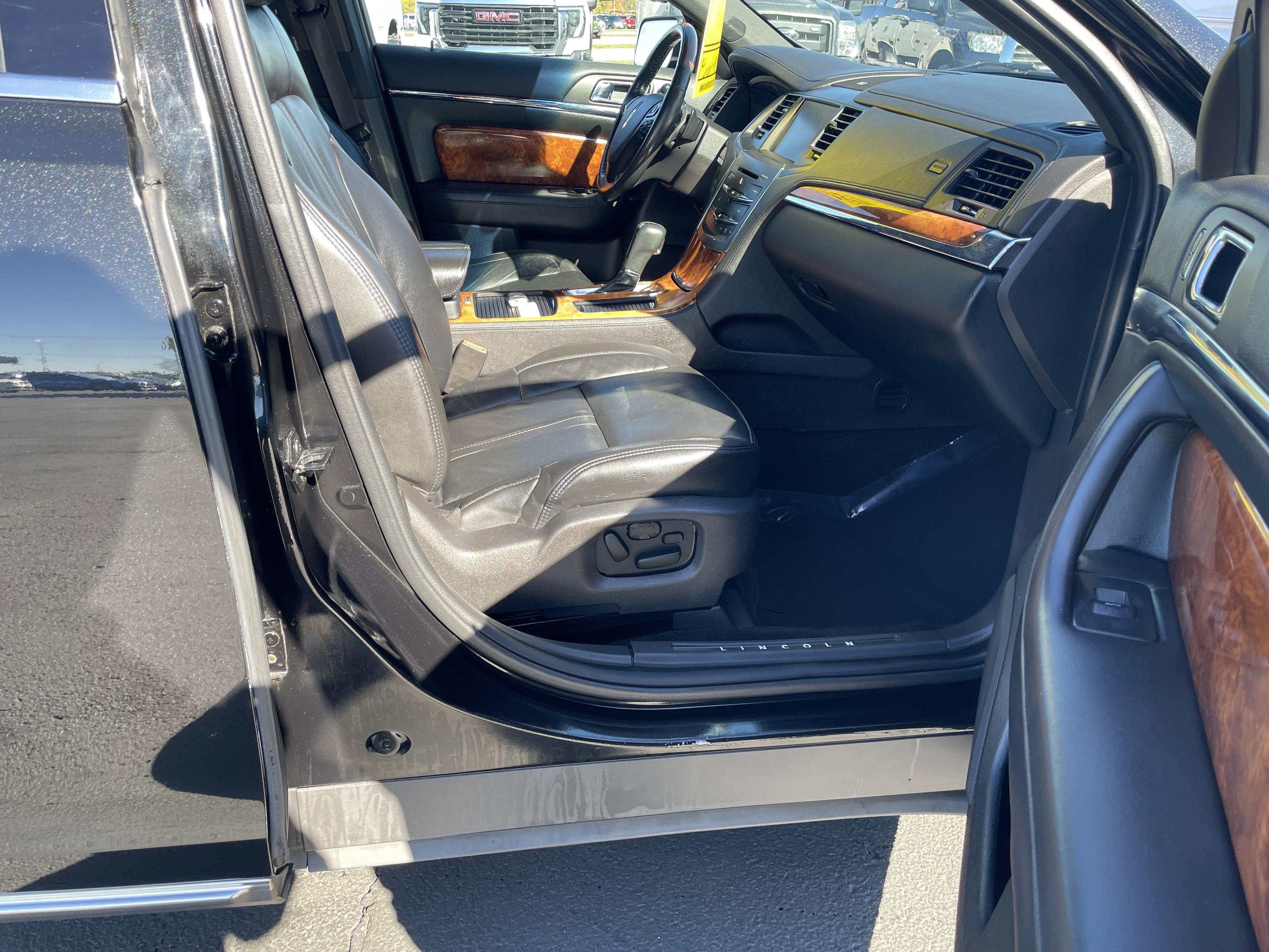 Used 2014 Lincoln MKS AWD w/ Equipment Group 101A image 27