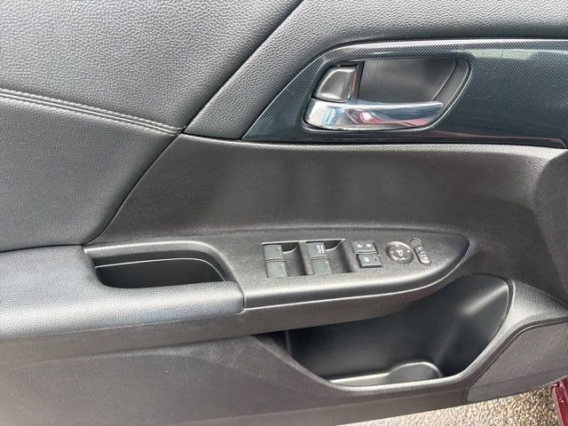 Used 2015 Honda Accord Sport image 13