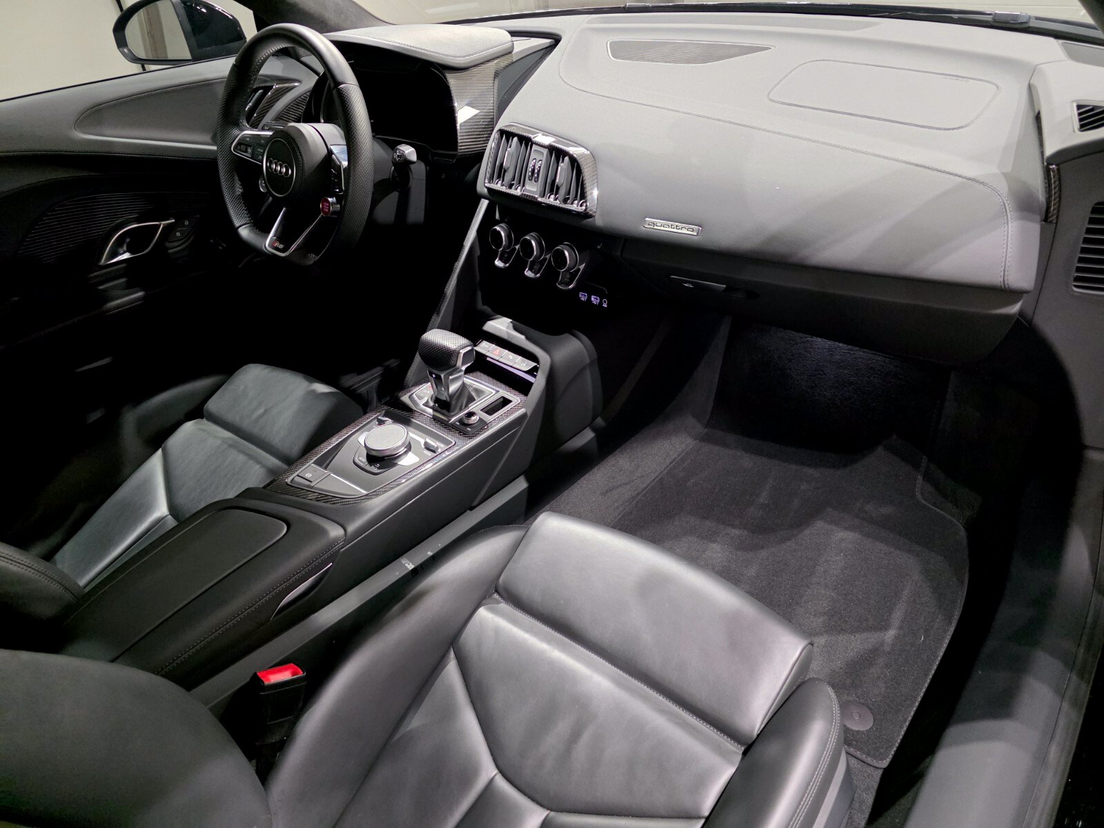 Used 2020 Audi R8 V10 w/ Carbon Exterior Package AWD/4WD image 21