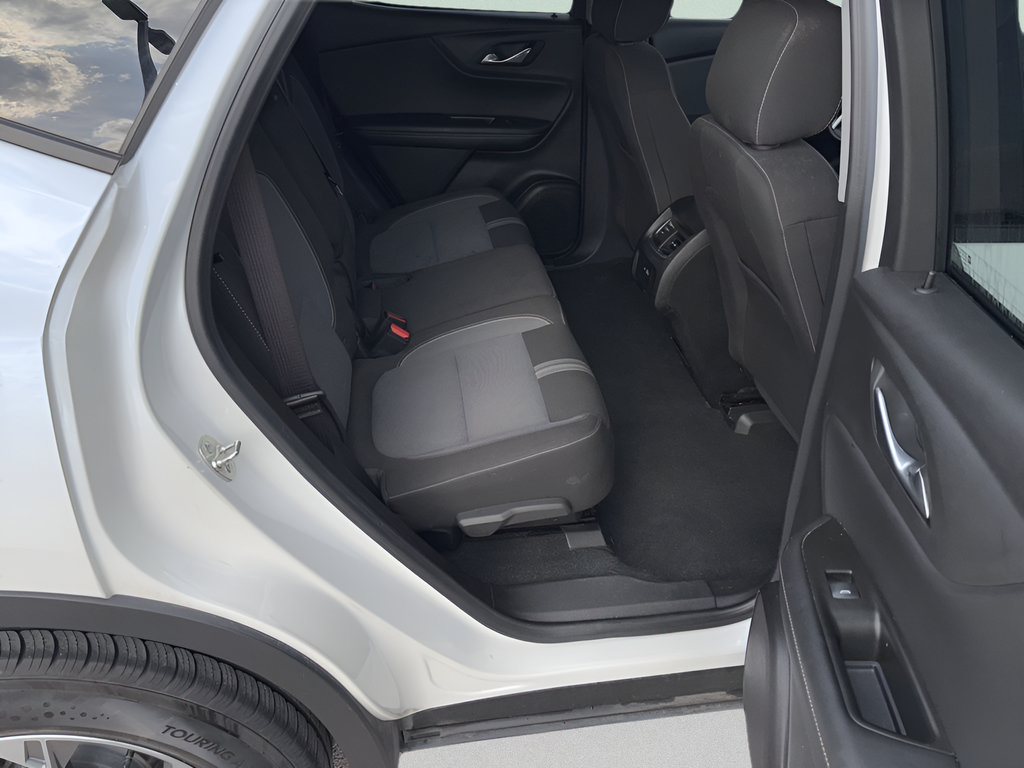Used 2024 Chevrolet Blazer LT FWD image 11