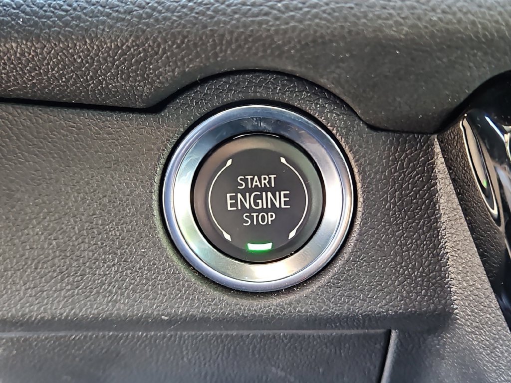 Used 2026 Chevrolet Traverse LT FWD image 32