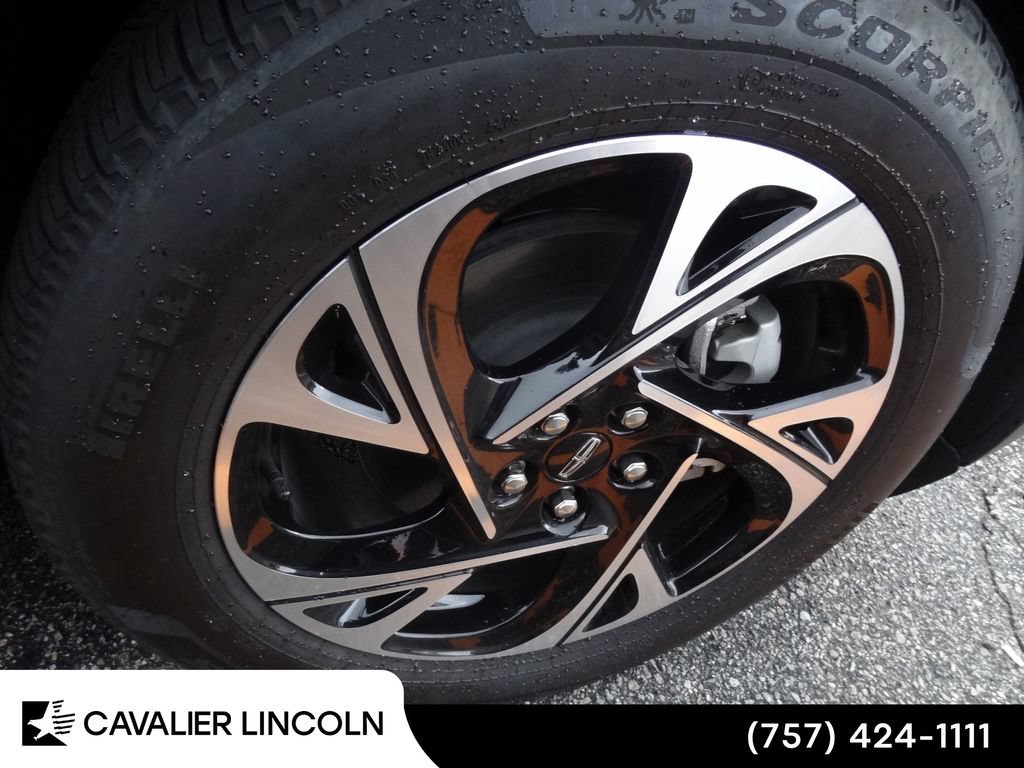 Used 2026 Lincoln Nautilus Premier w/ Equipment Group 102A AWD/4WD image 21