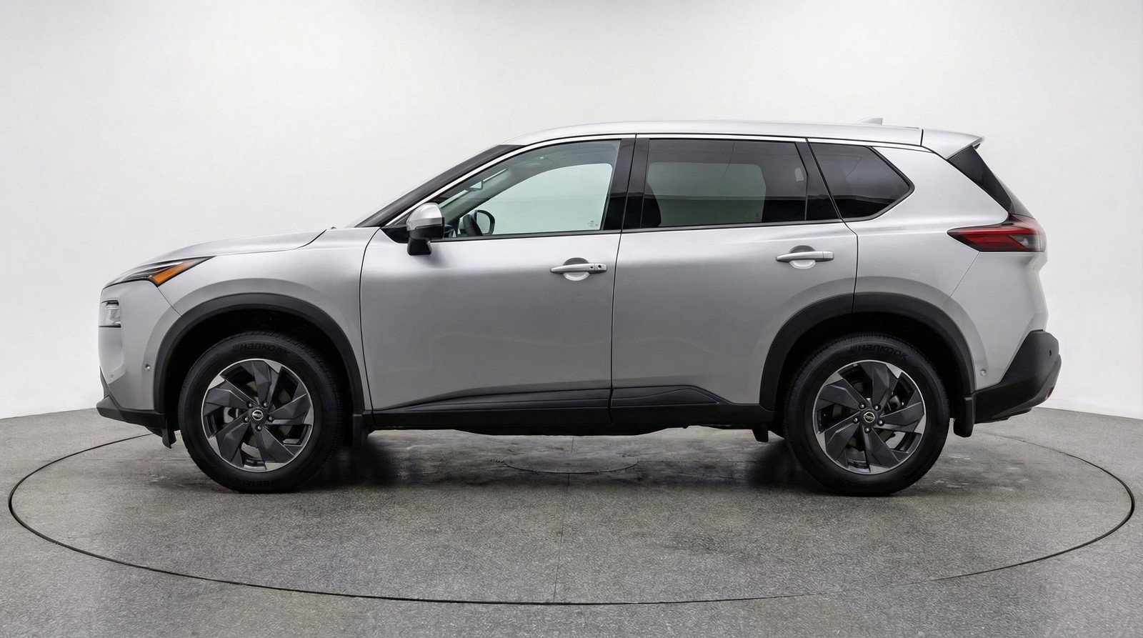 Used 2025 Nissan Rogue SV AWD/4WD image 5