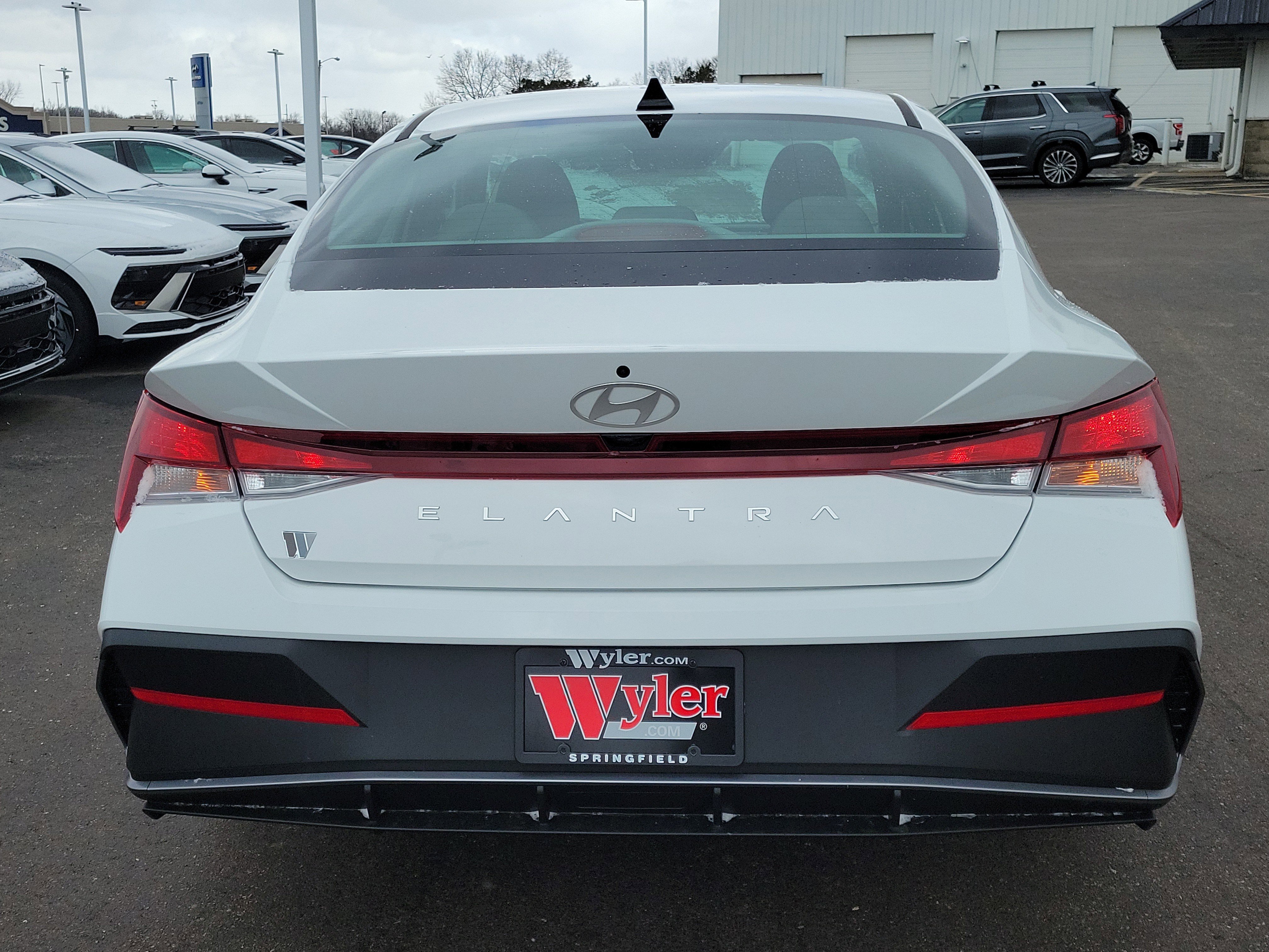 New 2026 Hyundai Elantra SE image 4