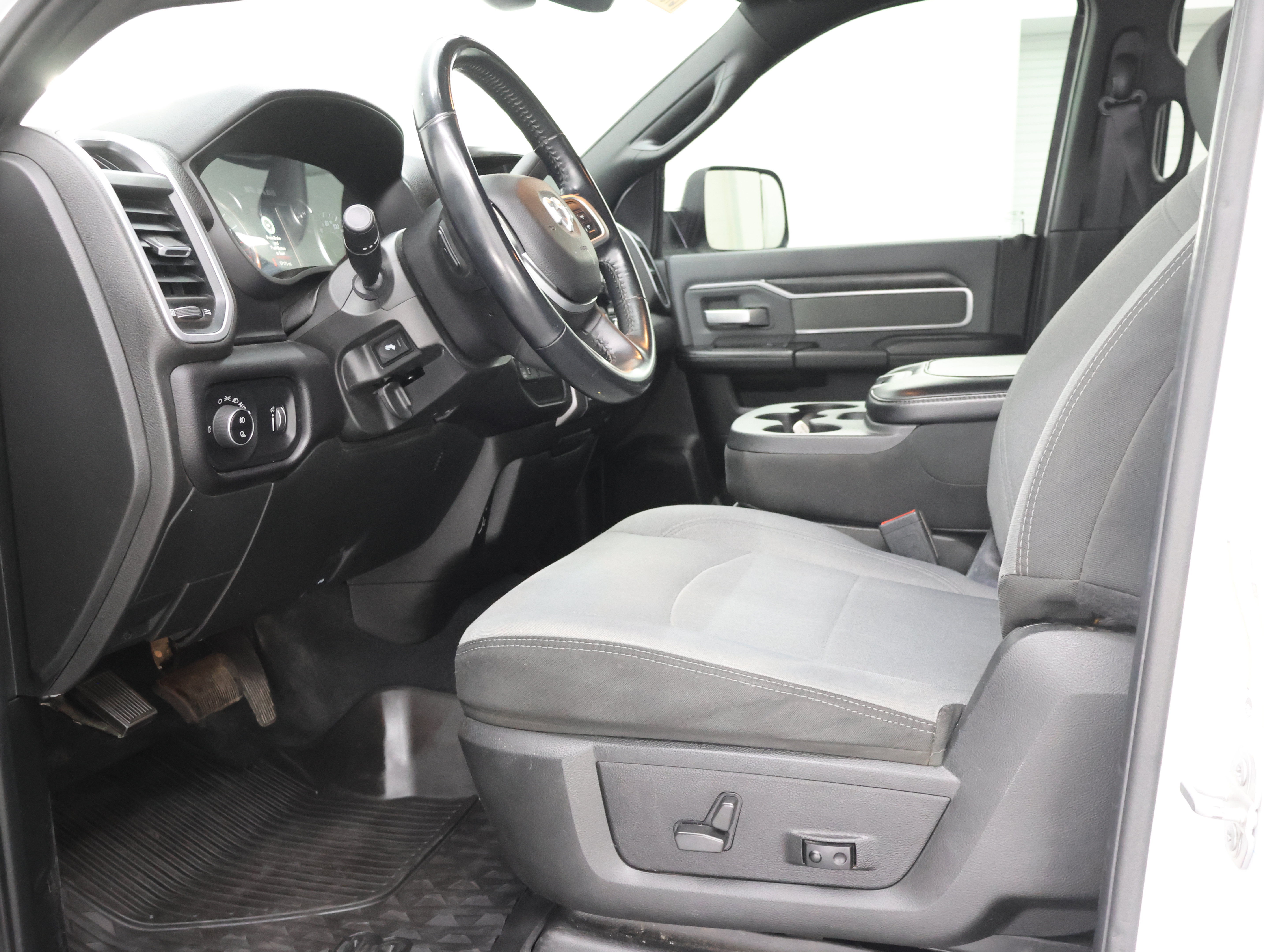 Used 2022 RAM 2500 Big Horn w/ Level A Equipment Group AWD/4WD image 8
