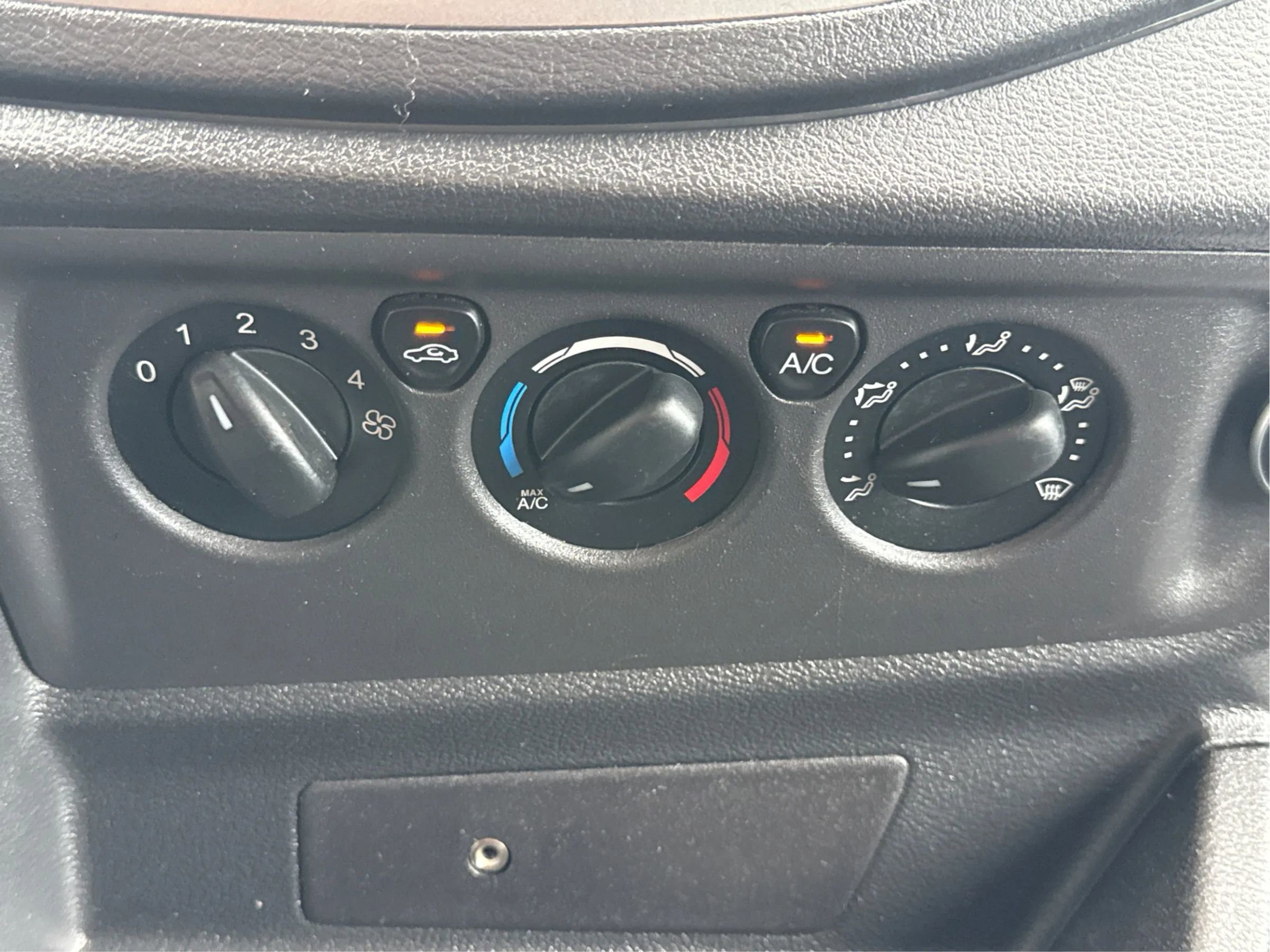 Used 2018 Ford Transit 350 XLT RWD image 27