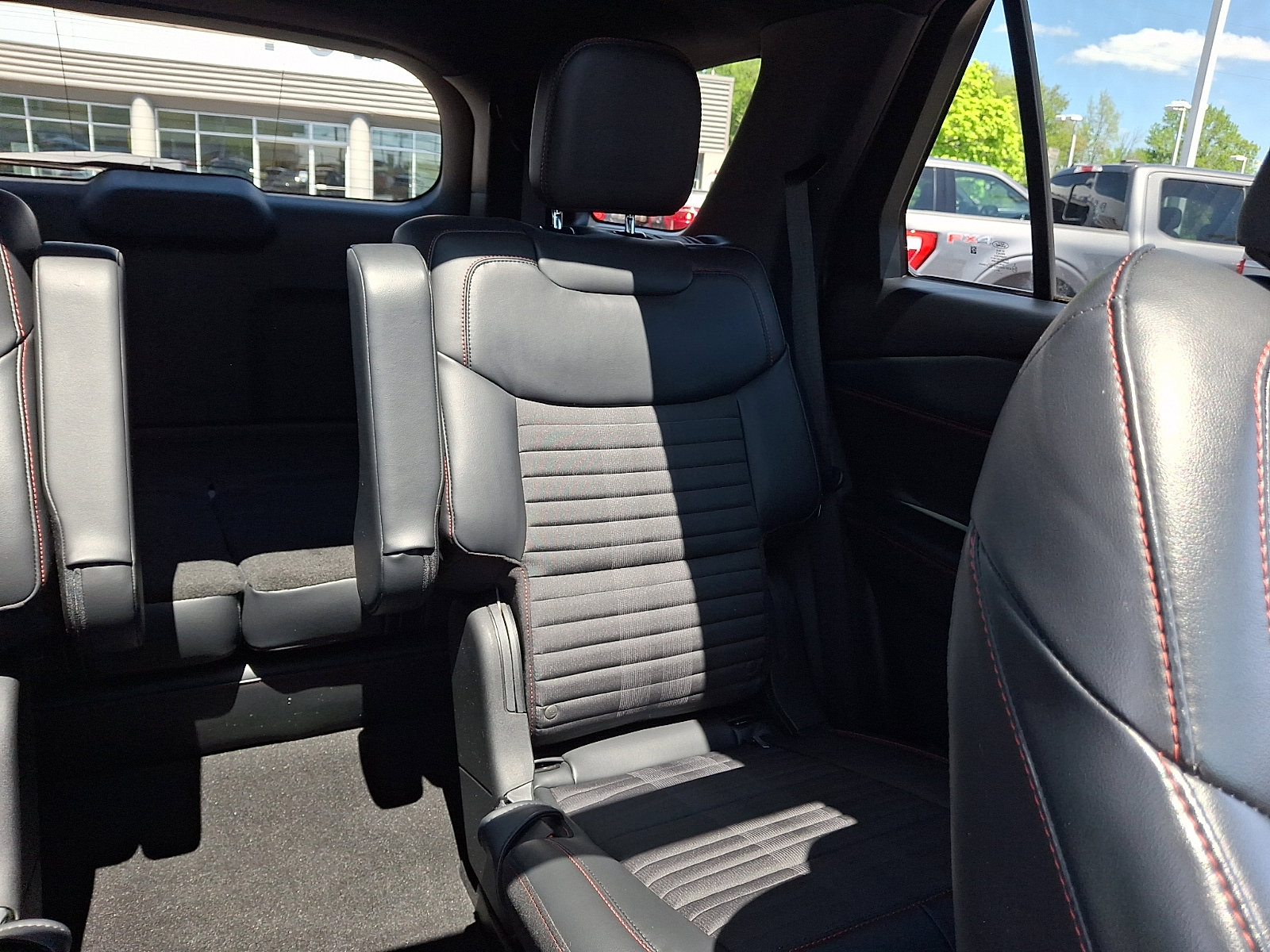 Used 2025 Ford Explorer ST-Line AWD/4WD image 19