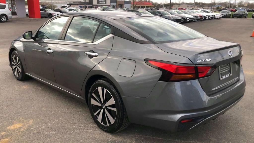Used 2022 Nissan Altima 2.5 SV FWD image 5