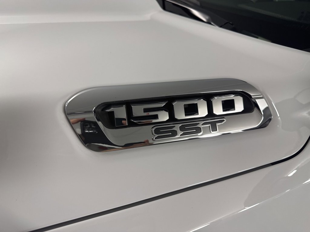 Used 2025 RAM 1500 Laramie image 12