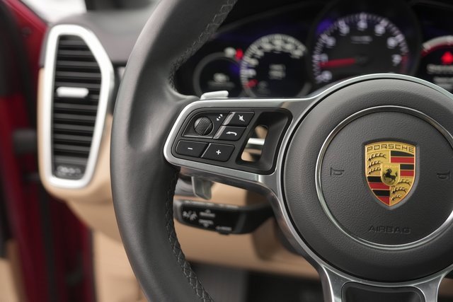 Used 2021 Porsche Cayenne Coupe image 23