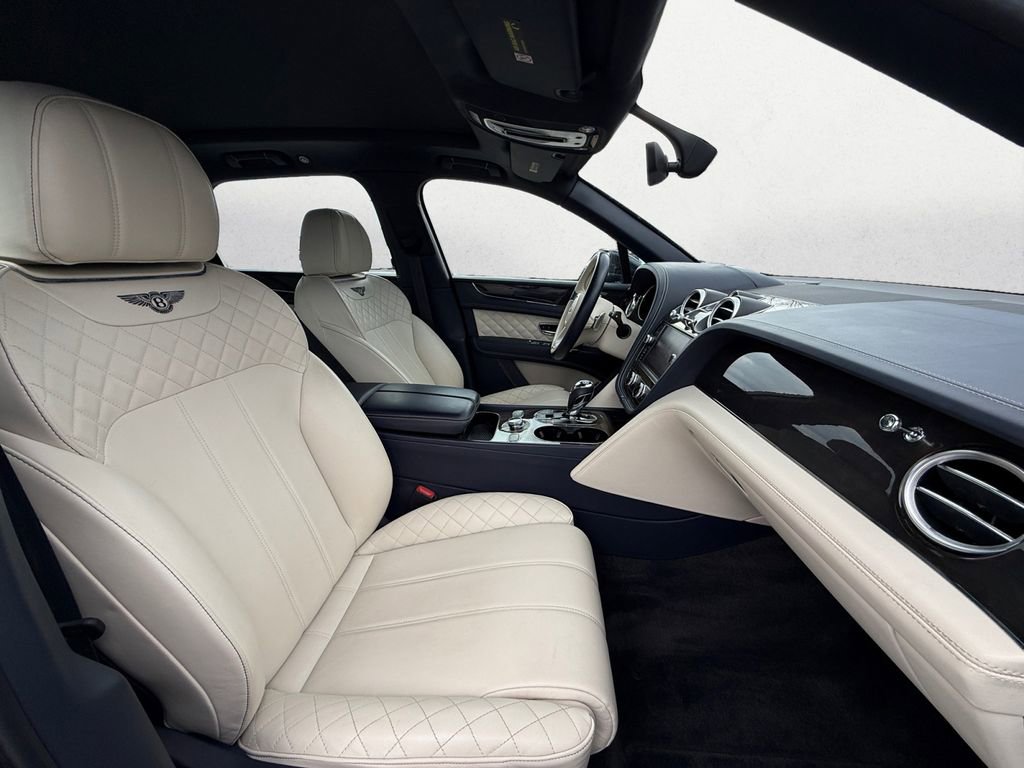 Used 2019 Bentley Bentayga AWD/4WD image 10