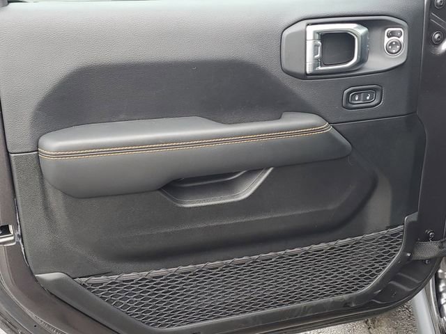 Used 2025 Jeep Wrangler Sahara AWD/4WD image 23