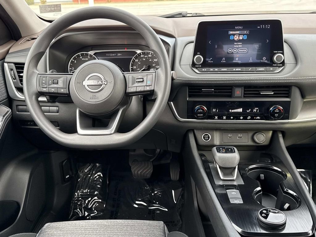 Used 2023 Nissan Rogue SV AWD/4WD image 3