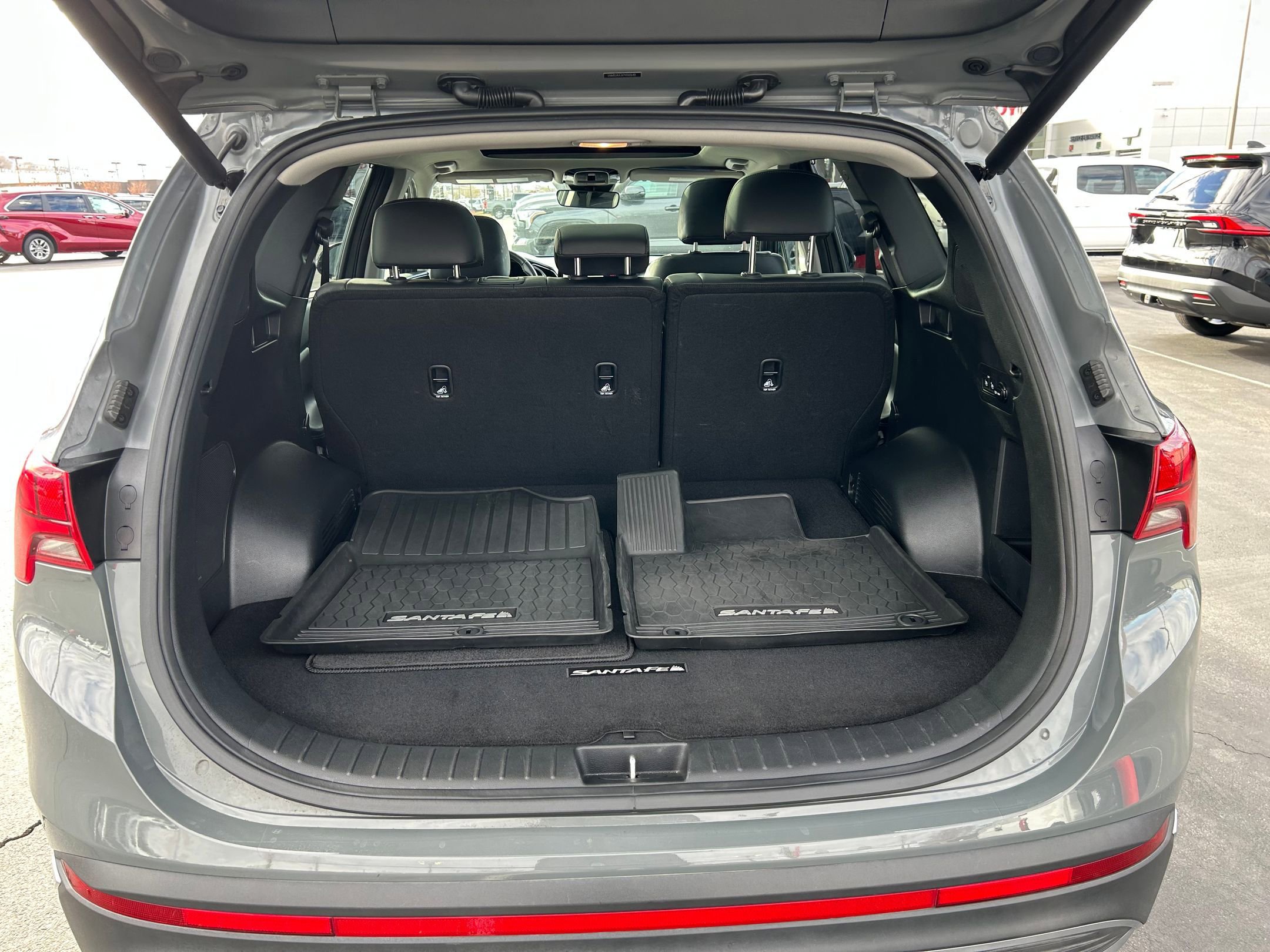 Used 2023 Hyundai Santa Fe SEL w/ Premium Package image 23