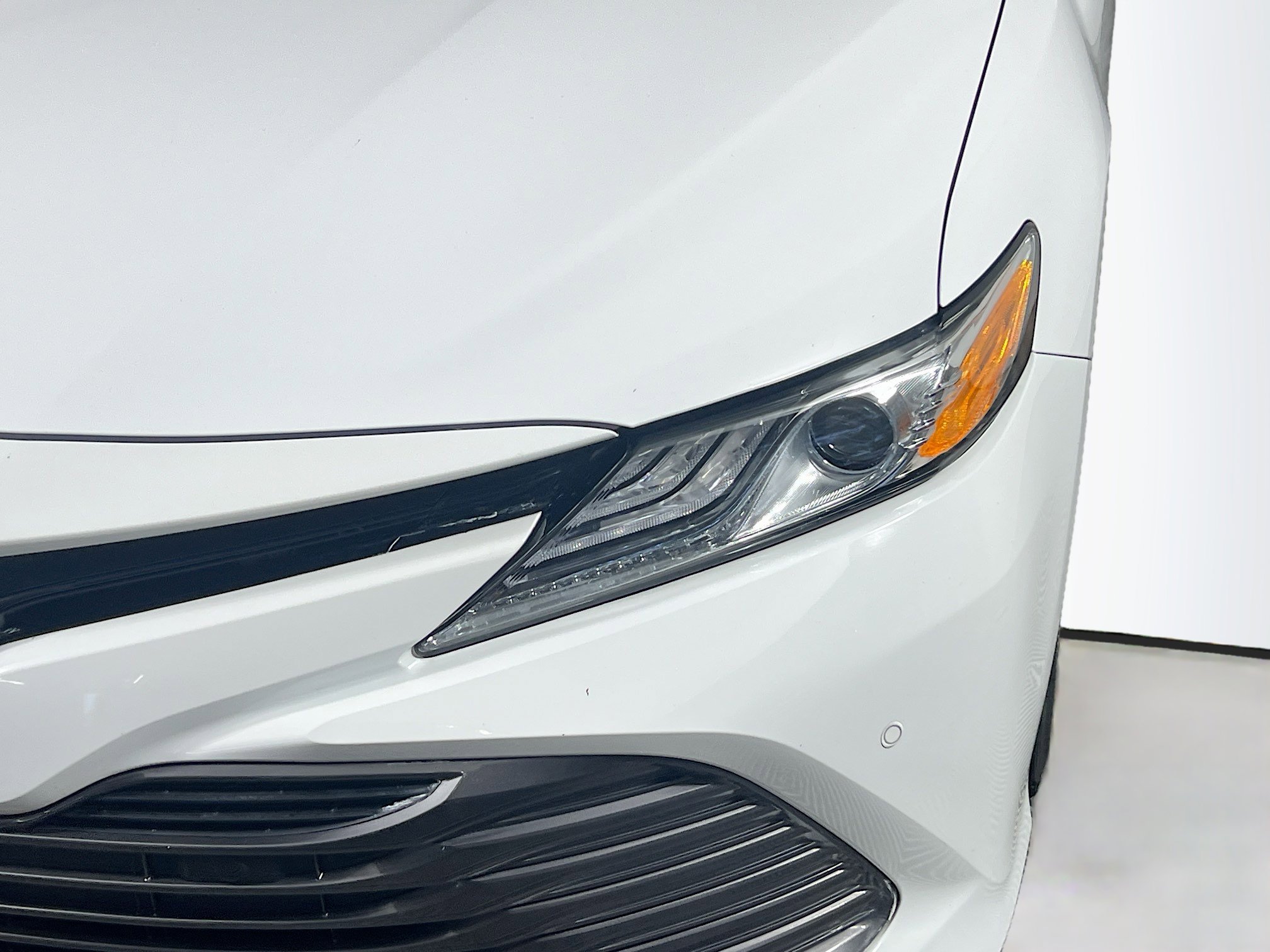 Used 2018 Toyota Camry XLE FWD image 12