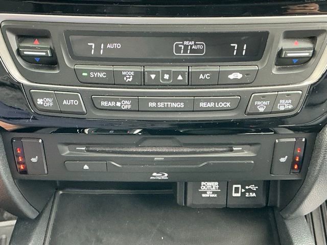 Used 2022 Honda Pilot Touring image 17
