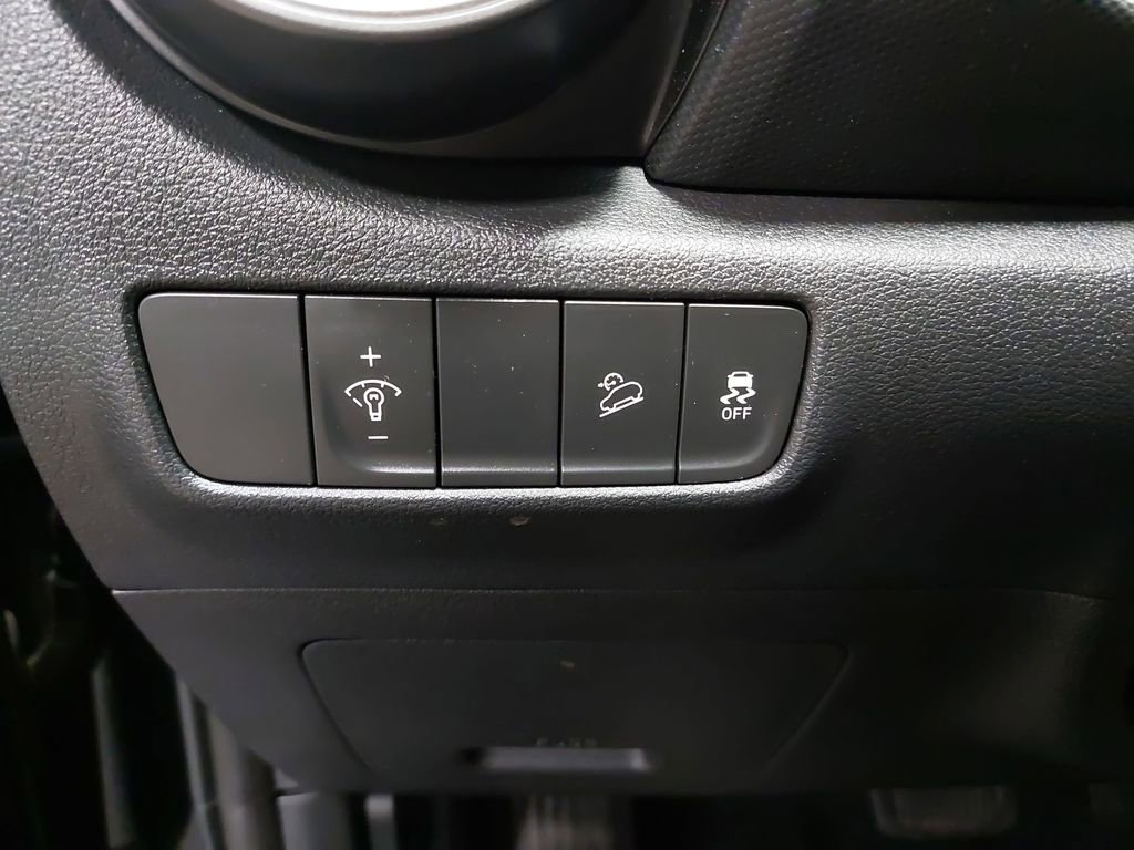 Used 2023 Hyundai Kona SEL image 25