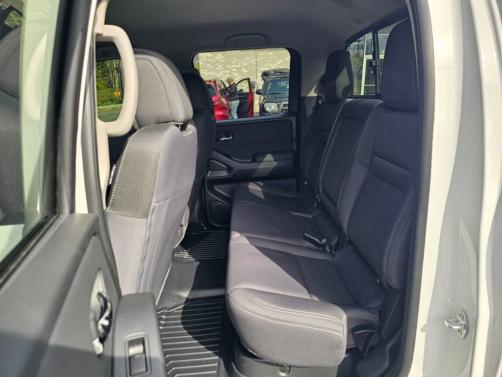 Certified 2024 Nissan Frontier SV w/ Hardbody Edition AWD/4WD image 21