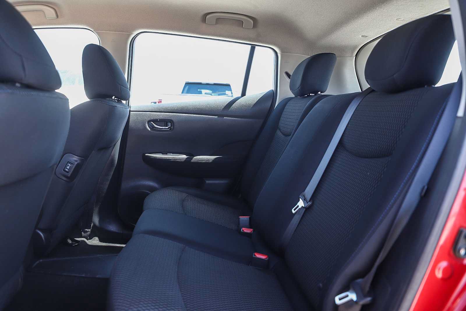 Used 2013 Nissan Leaf S FWD image 16