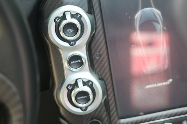 Used 2020 McLaren 720S Spider RWD image 29