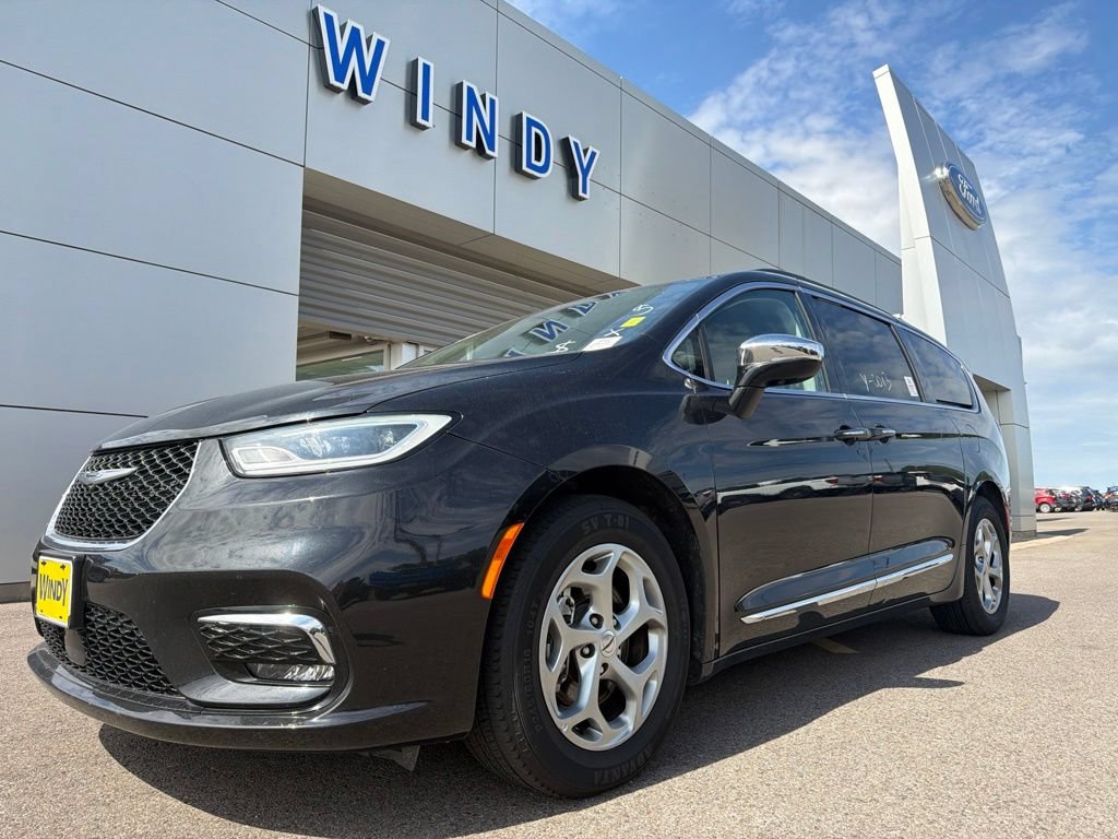 Used 2023 Chrysler Pacifica Limited