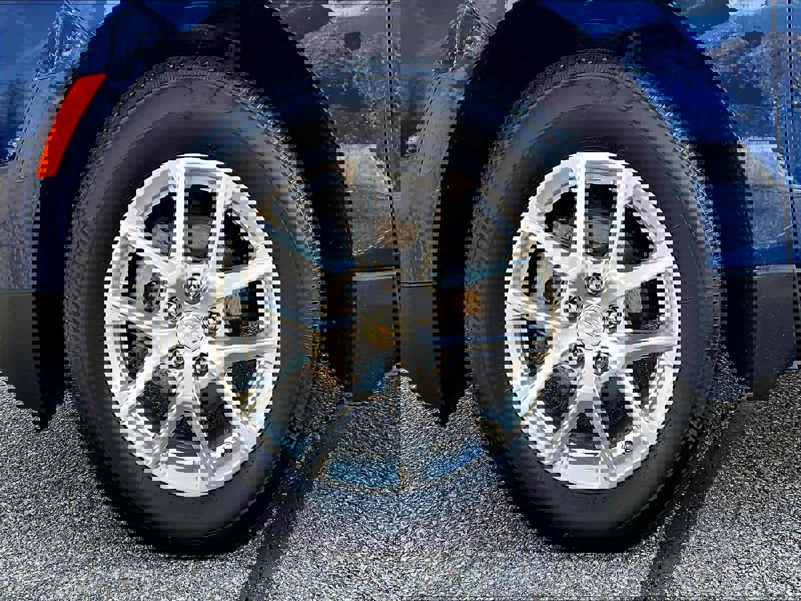 Used 2023 Chevrolet Equinox LS image 7