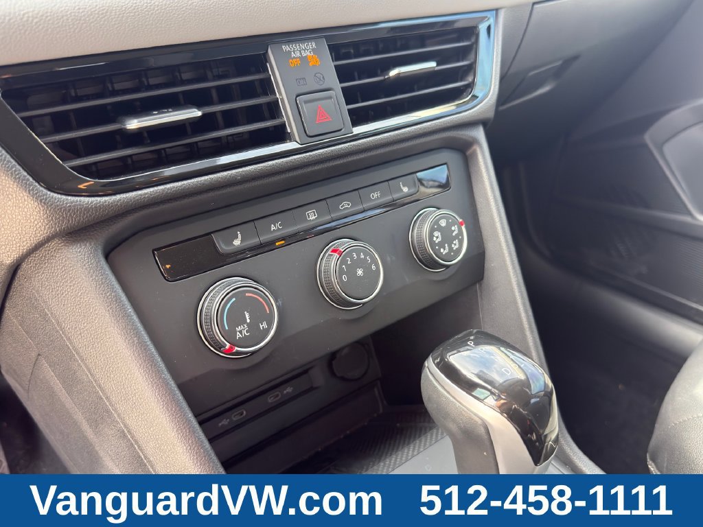 Used 2022 Volkswagen Taos SE w/ Driver Assistance Package FWD image 16