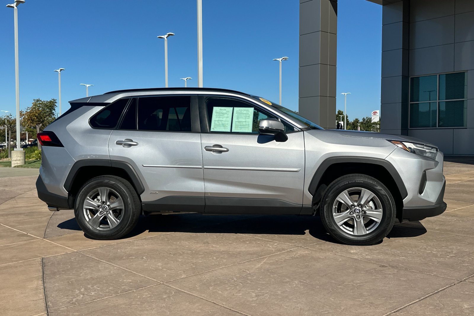 Certified 2023 Toyota RAV4 LE AWD/4WD image 3