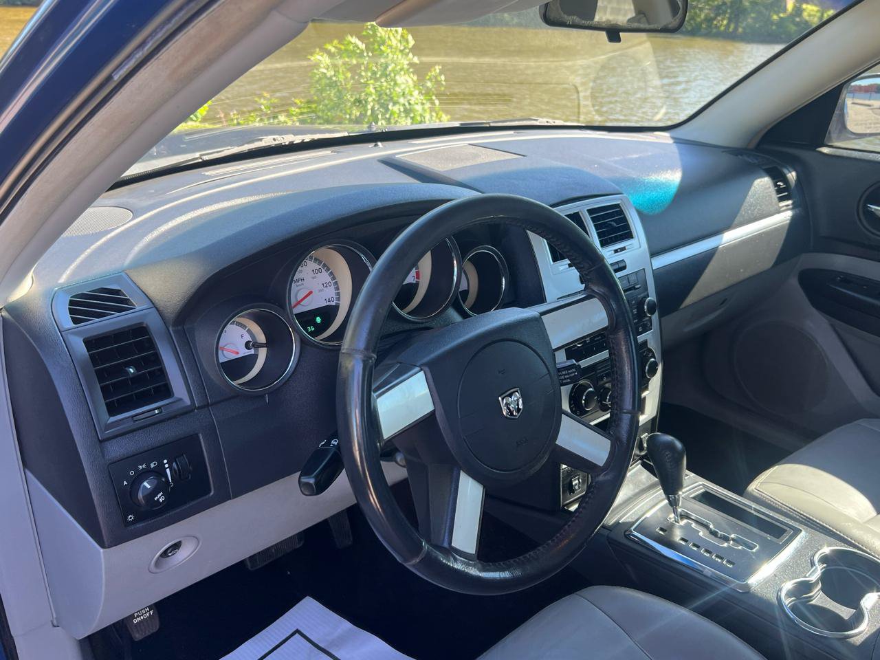 Used 2009 Dodge Charger SXT RWD image 24