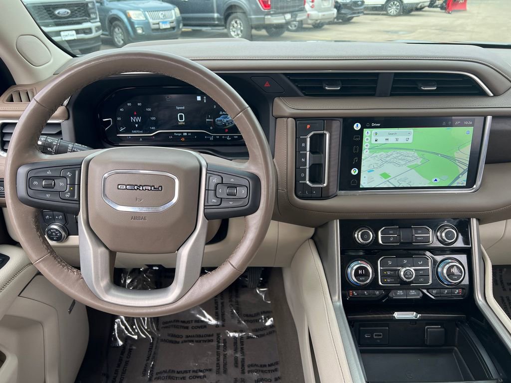 Used 2022 GMC Yukon Denali w/ Denali Premium Package image 9