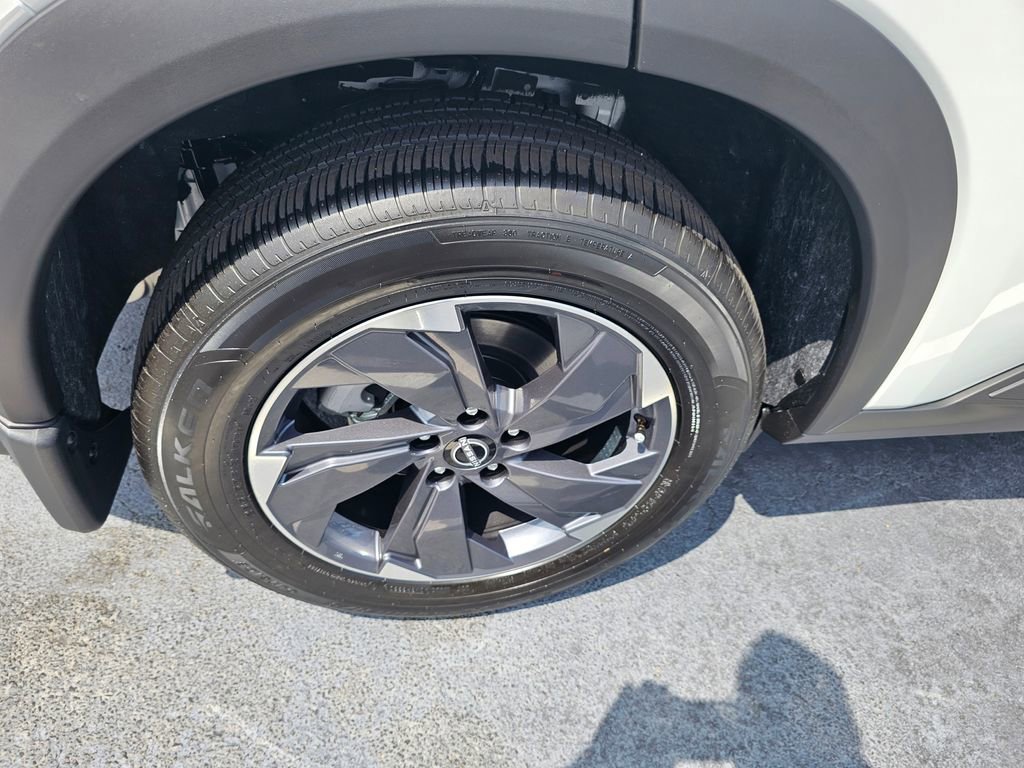 New 2026 Nissan Rogue SV FWD image 9