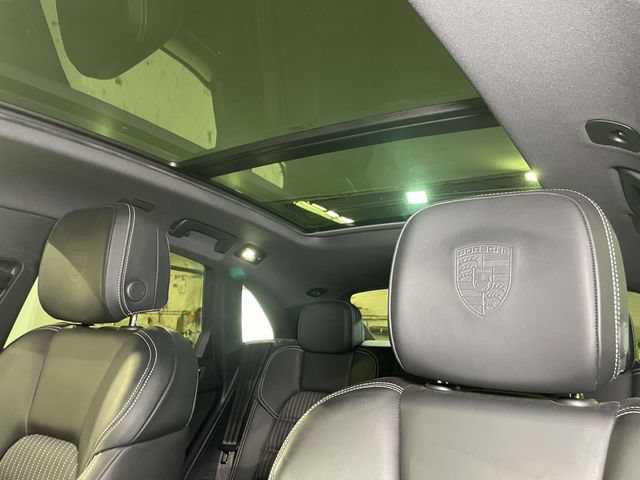 Certified 2023 Porsche Macan Turbo AWD/4WD image 19