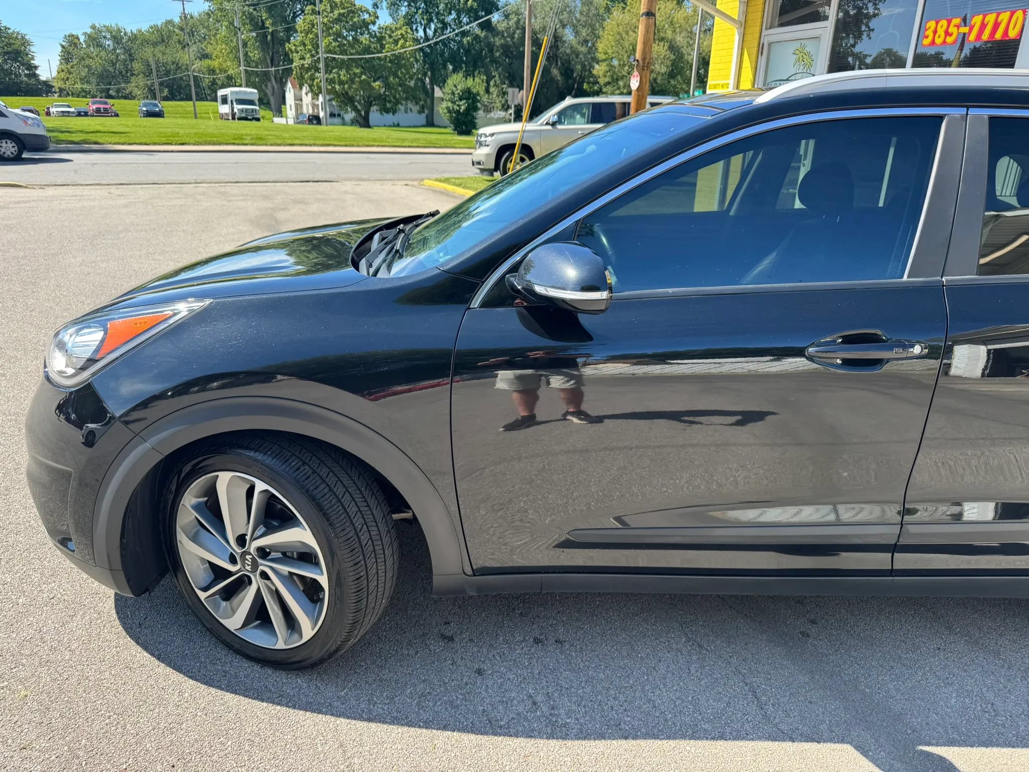 Used 2019 Kia Niro Touring FWD image 4