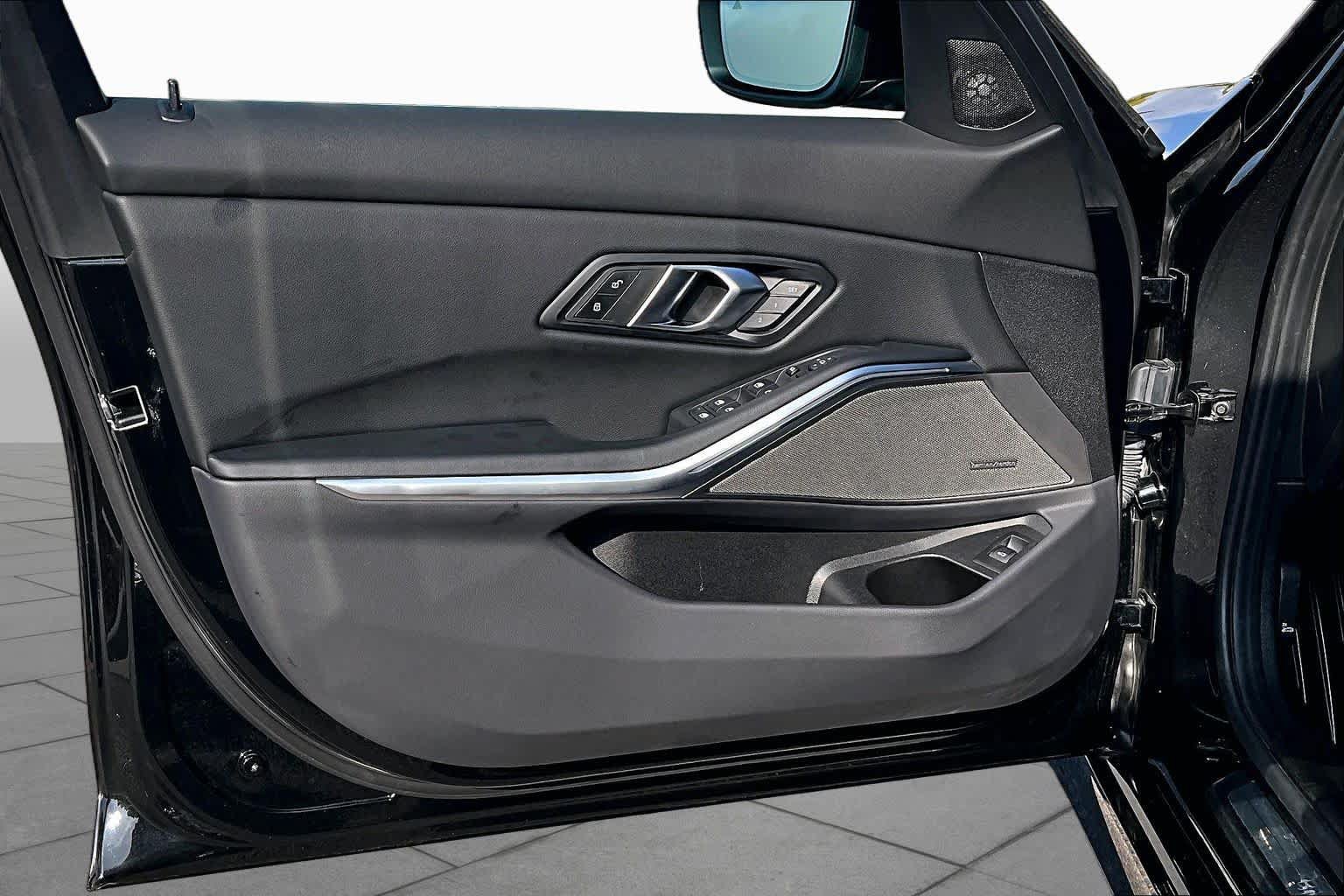 Used 2025 BMW 330i Sedan RWD image 23