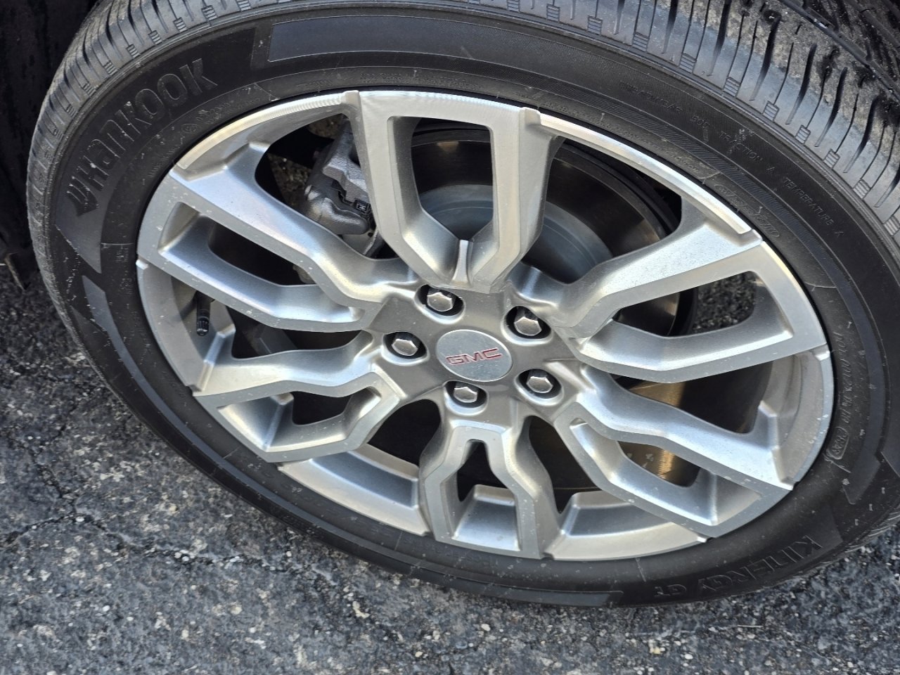 Used 2024 GMC Terrain Denali w/ Denali Premium Package image 23