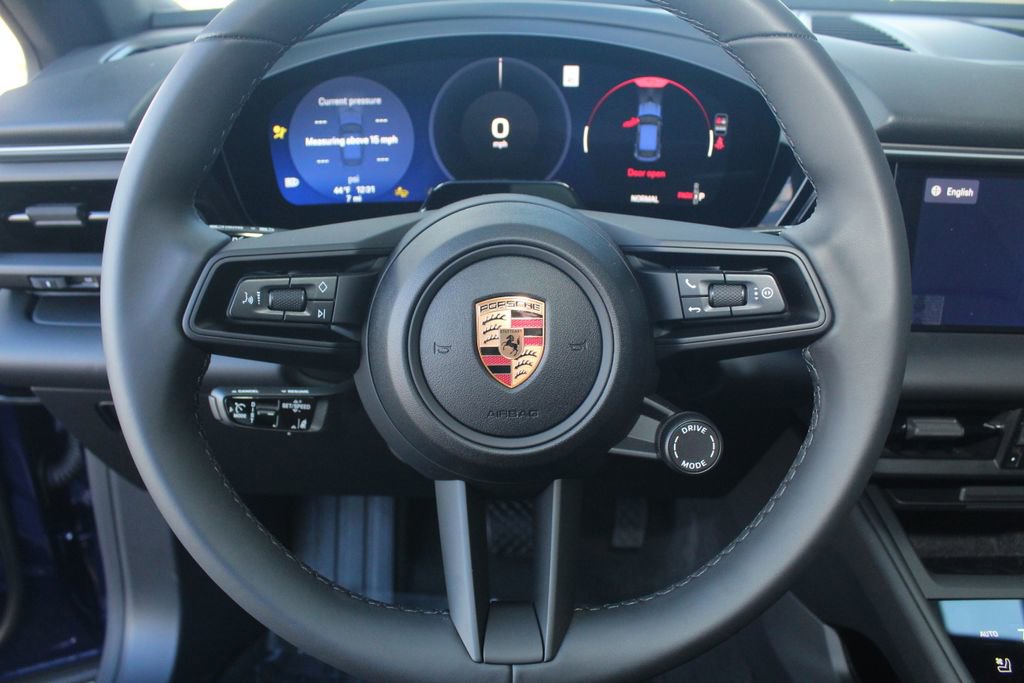 New 2026 Porsche Macan 4 Electric AWD/4WD image 18