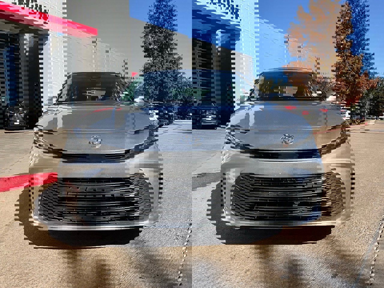 Used 2025 Toyota Camry LE image 4