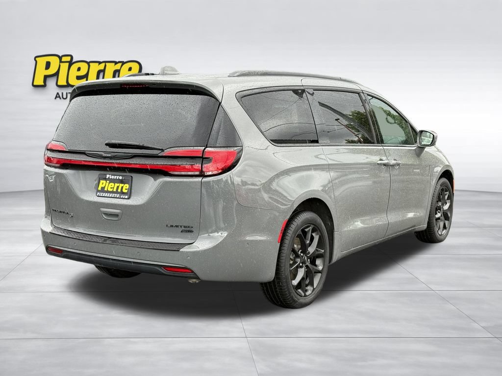 Used 2022 Chrysler Pacifica Limited w/ S Appearance Package AWD/4WD image 7