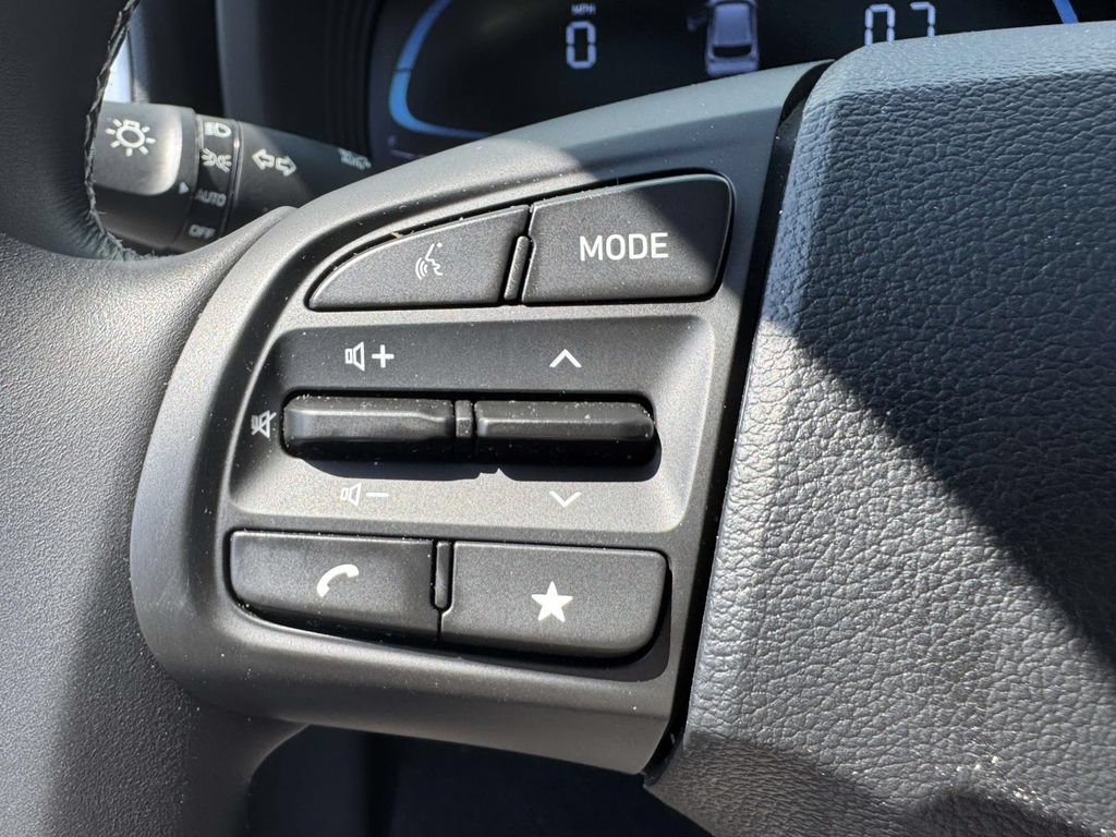 Used 2023 Hyundai Venue SEL w/ Cargo Package FWD image 21
